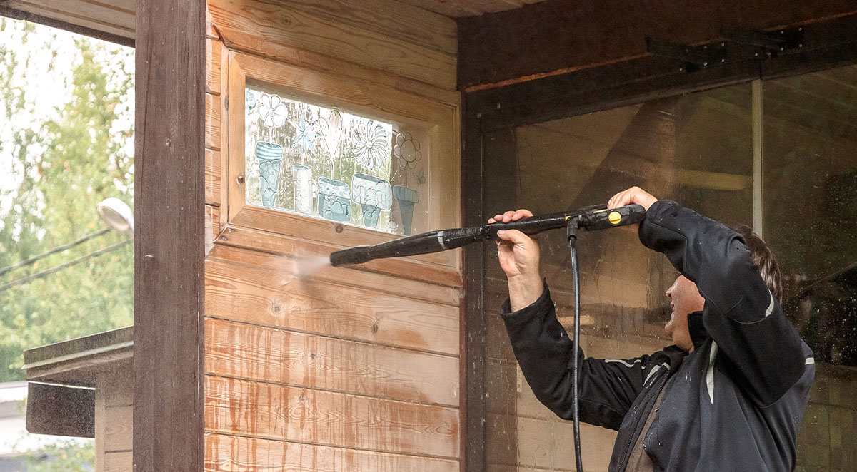 how_to_hire_the_best_pressure_washing_company_for_your_homeowners_association Blog - Mobile Magic |  Items 5-8 |Asheville NC Pressure Washing